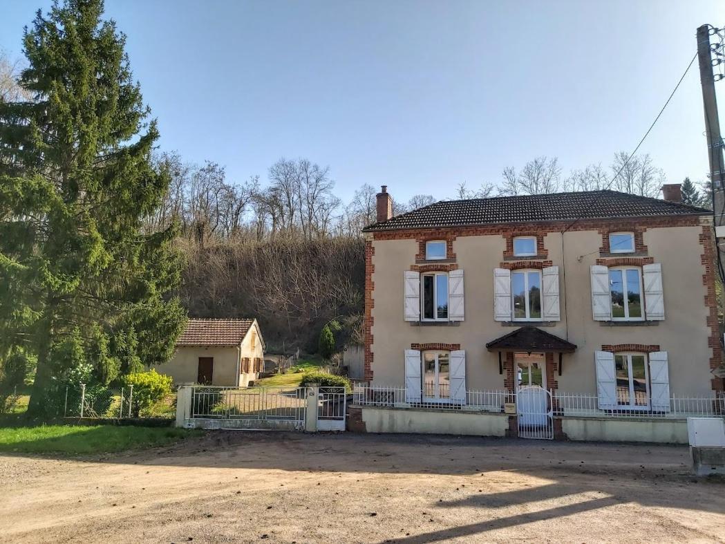 Au Pays D'Angeline Hotell La Pacaudière Exteriör bild