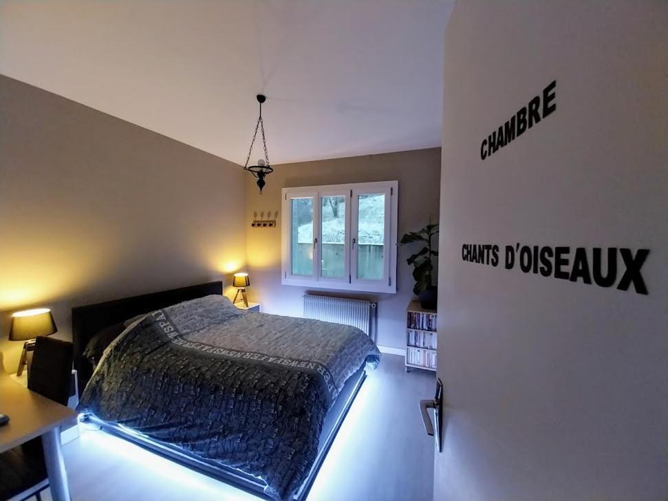 Au Pays D'Angeline Hotell La Pacaudière Exteriör bild